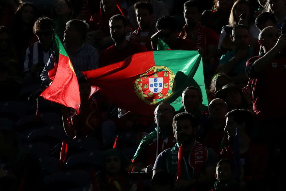 Adeptos nas bancadas do Dragão para o jogo Portugal-Holanda	