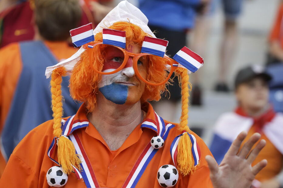 Adeptos holandeses nas bancadas do Estádio do Dragão