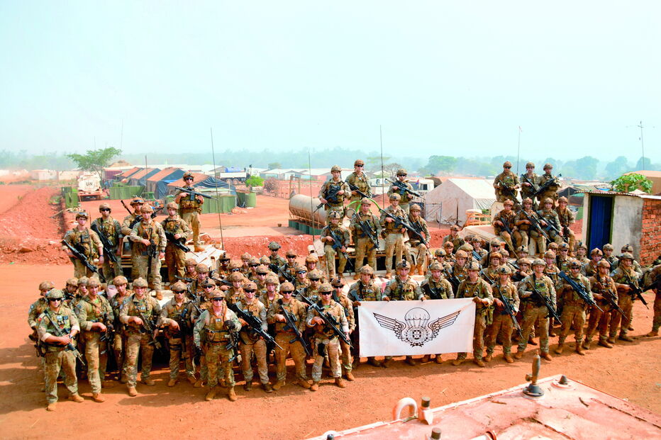 Militares da 4ª Força Nacional Destacada, em Bambari, em janeiro, no final de um mês de projeção no qual conseguiram que os grupos armados aceitassem negociar a Paz na República Centro-Africana 