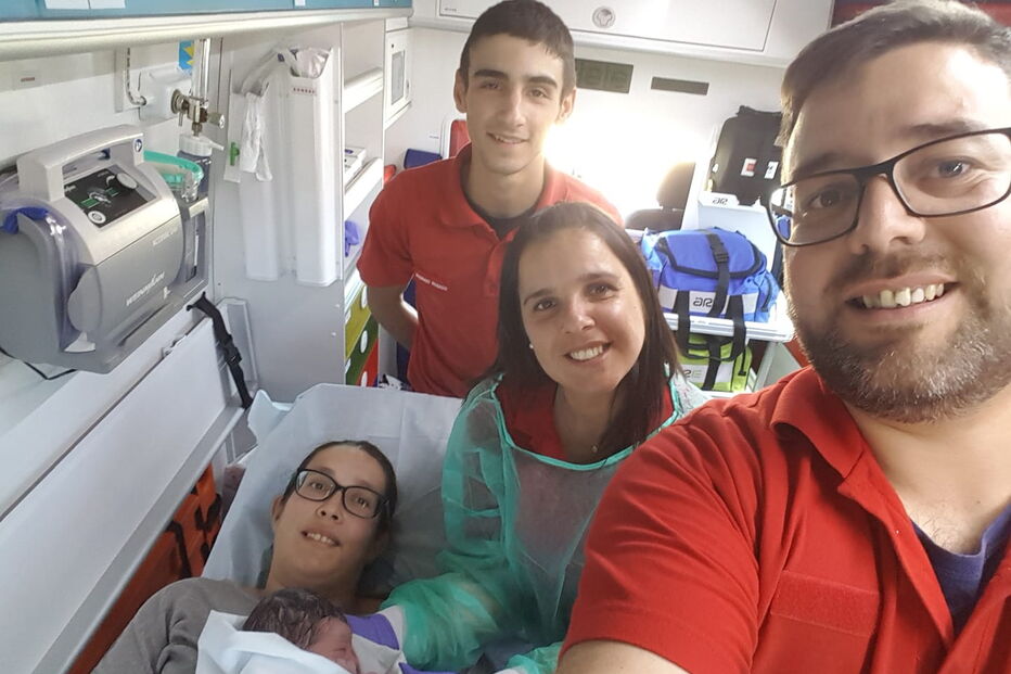 Bebé nasce em bomba de gasolina por falta de médicos em Beja