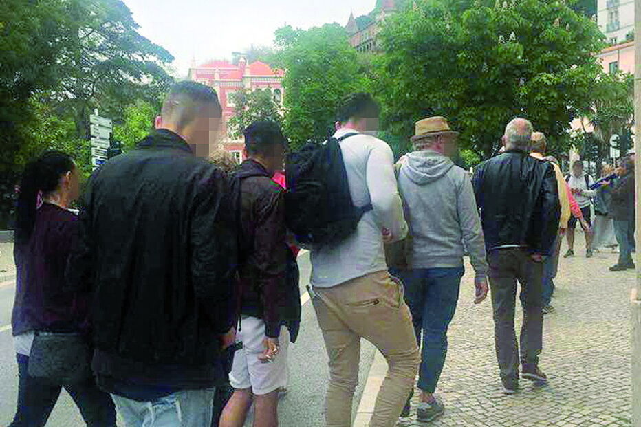 Ladrões são sorrateiros a atacar turistas 