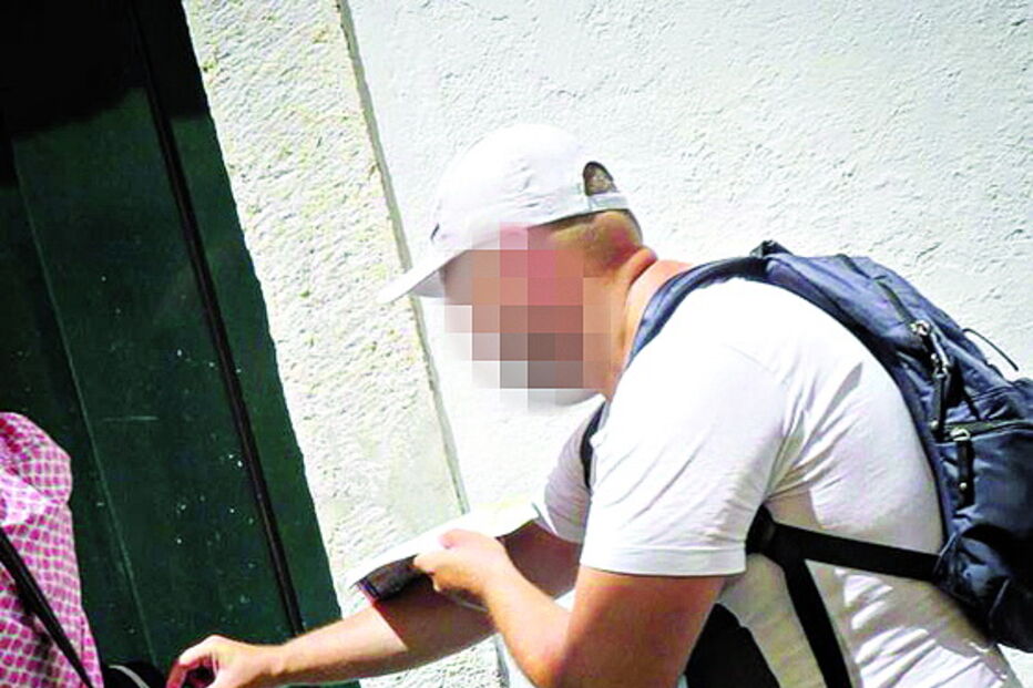 Carteiras e outros bens são furtados 