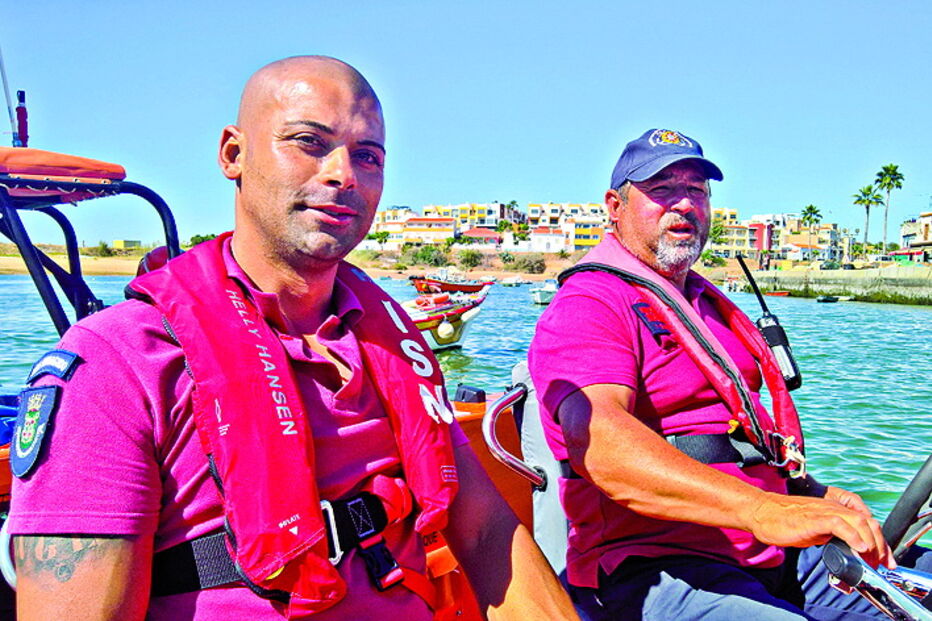 Tripulantes do salva-vidas de Ferragudo, Osvaldo Pinto e José Júlio Jeremias 