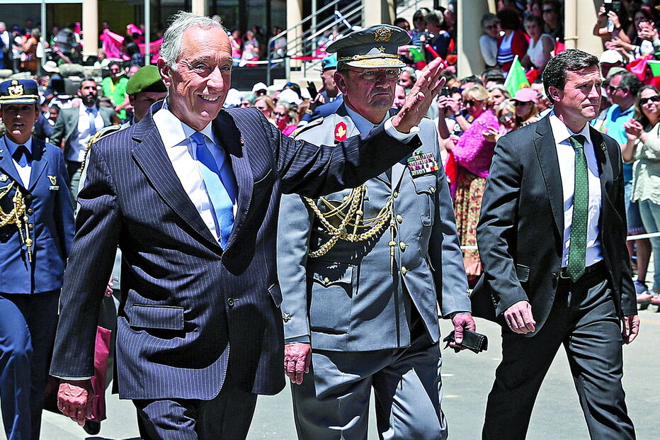 O Presidente da República, Marcelo Rebelo de Sousa, saúda a multidão presente em Portalegre no Dia de Portugal, de Camões e das Comunidades   
