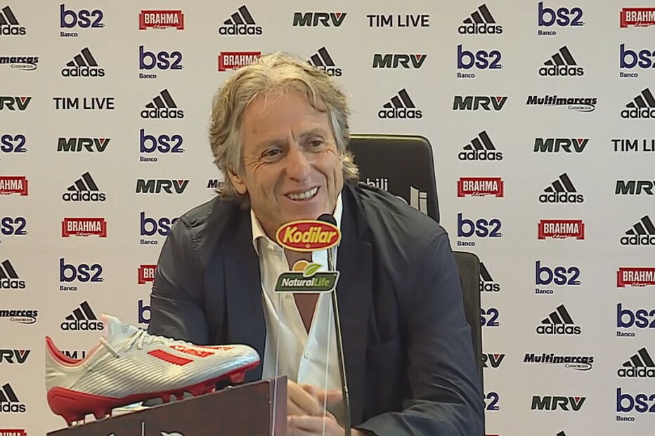 Jorge Jesus puxa pelo currículo no Brasil
