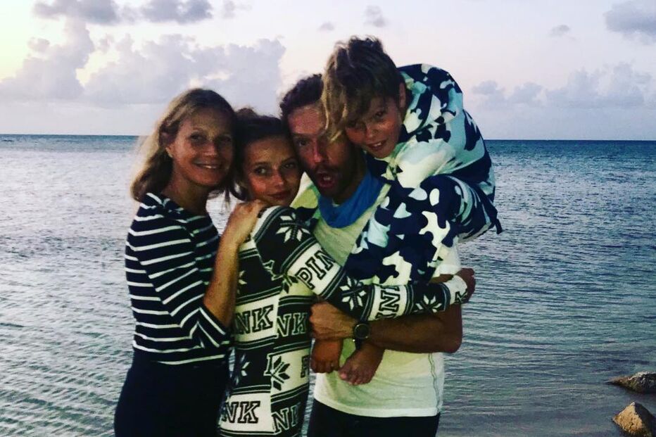 A atriz esteve casada com Chris Martin, com quem teve dois filhos.