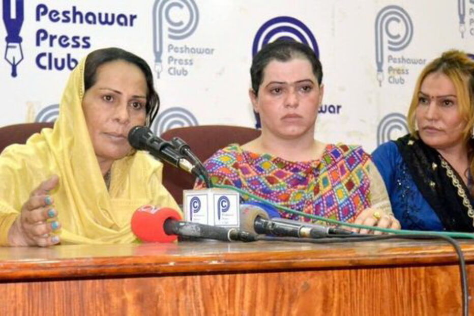 Shakeela e a presidente do movimento Trans Action