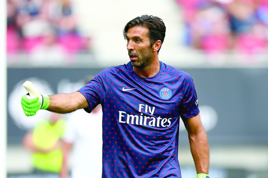 Buffon, de 41 anos, é um jogador livre e está na lista de reforços do FC Porto e Parma 