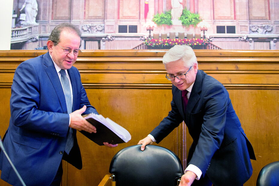 Vítor Constâncio na comissão de inquérito, no dia 28 de março. O ex-governador vai regressar ao Parlamento no dia 18 de junho para mais explicações 