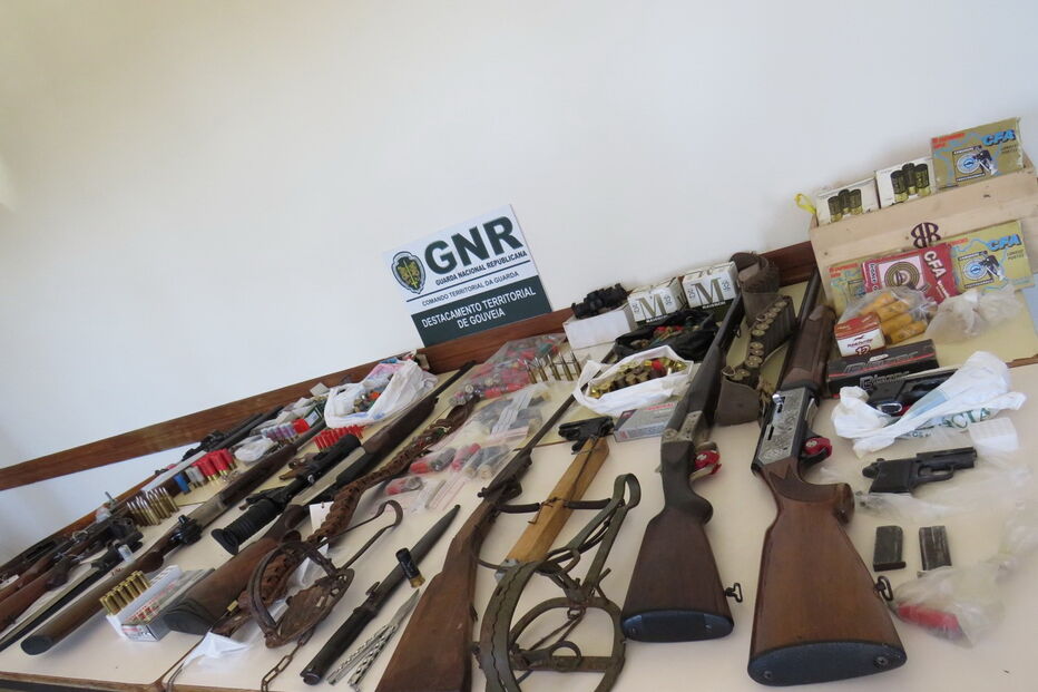 GNR apreende arsenal de armas proibidas em Fornos de Algodres