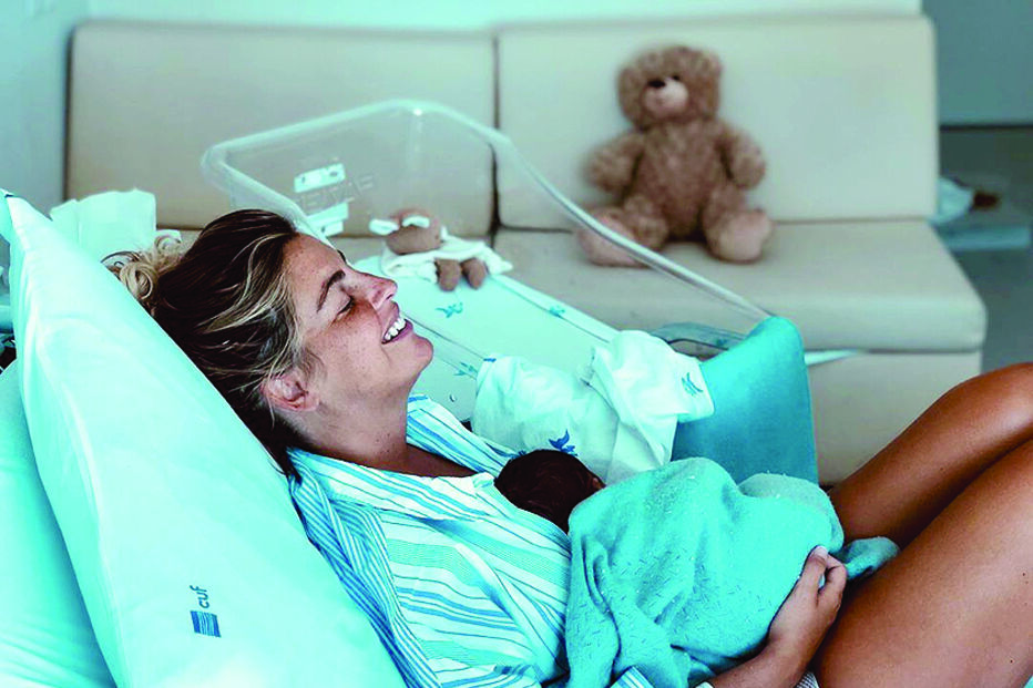 Jessica Athayde e Diogo Amaral partilharam nas redes sociais fotos do primeiro filho em comum, pouco depois do parto 