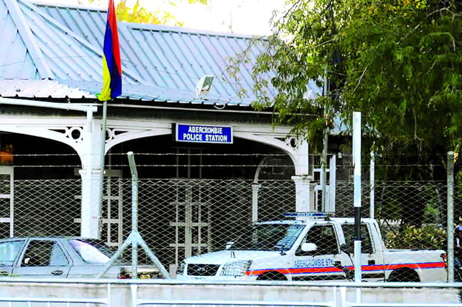 Polícia local investiga os roubos  