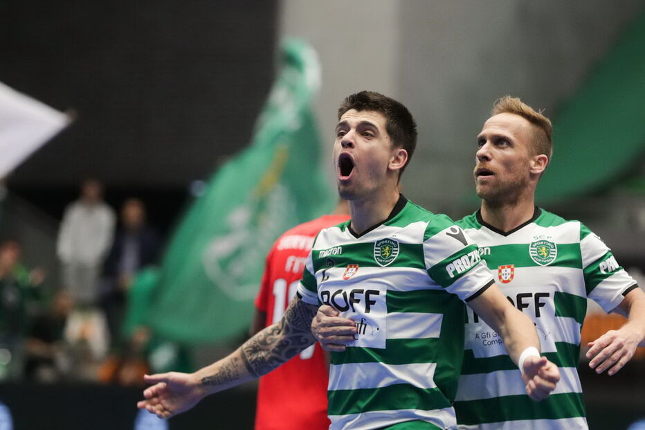 Leão leva final de Futsal para a ‘negra’