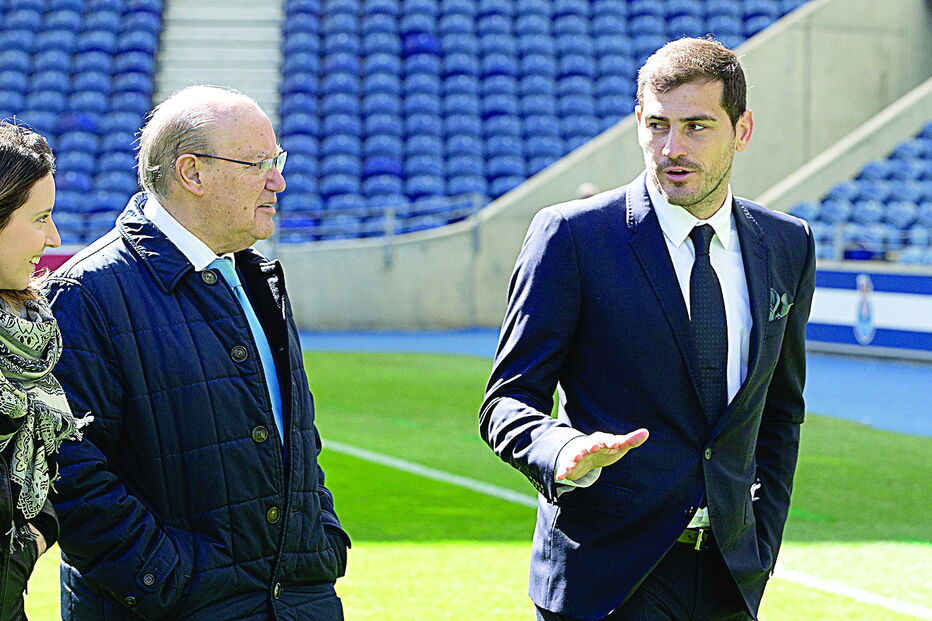 Pinto da Costa conta com Iker Casillas para integrar a estrutura portista com vista à nova temporada  
