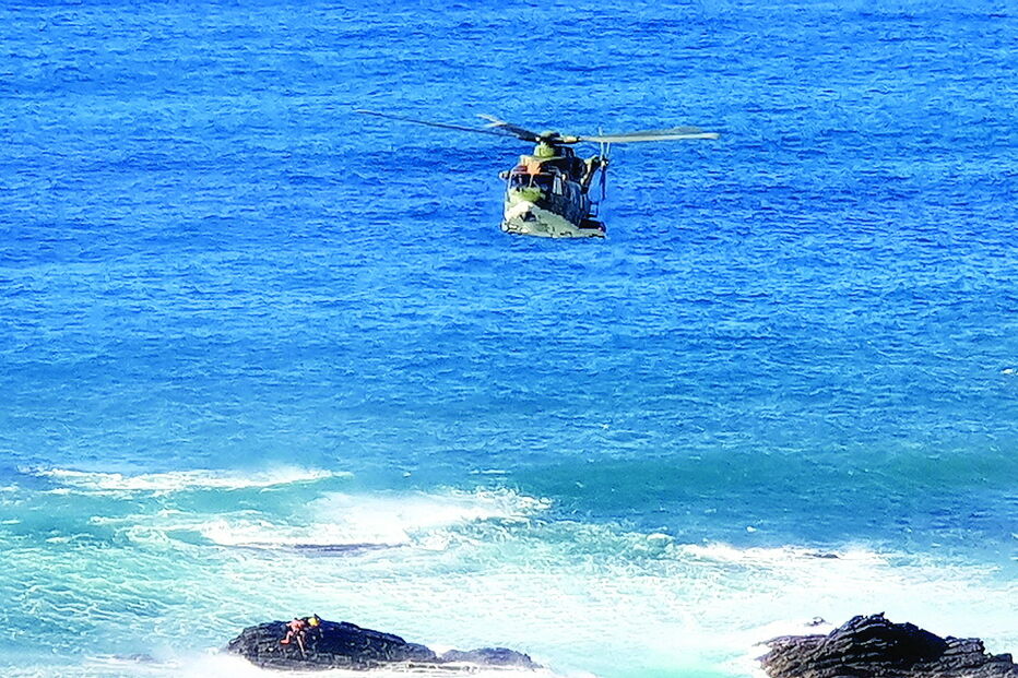 Vítima foi resgatada por helicóptero da Força Aérea  