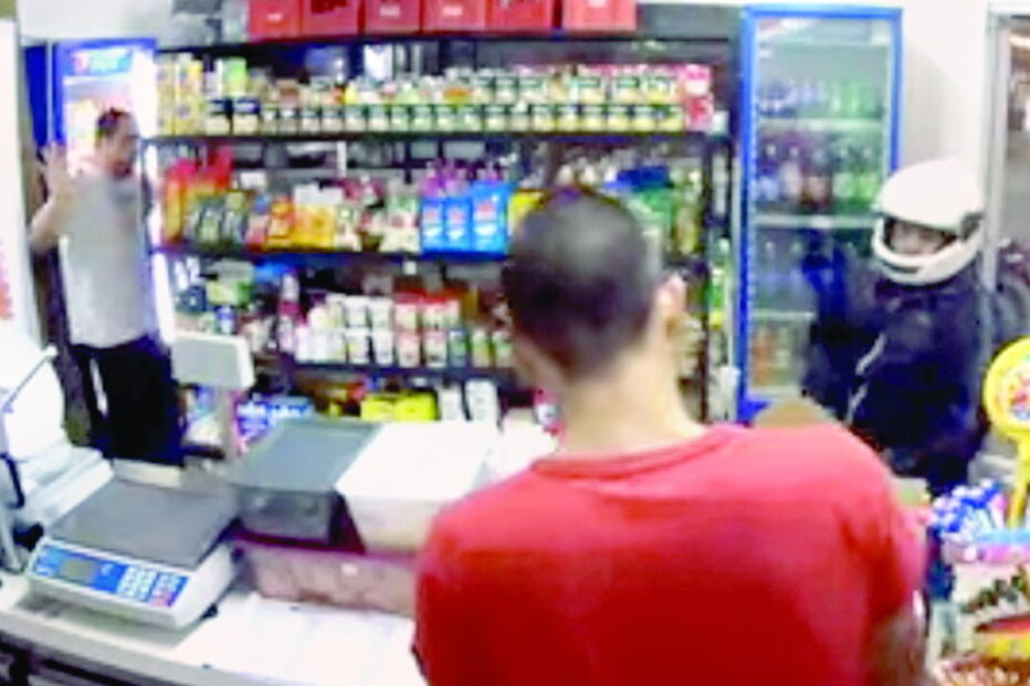 Momento insólito aconteceu num assalto a uma loja de conveniência na Argentina