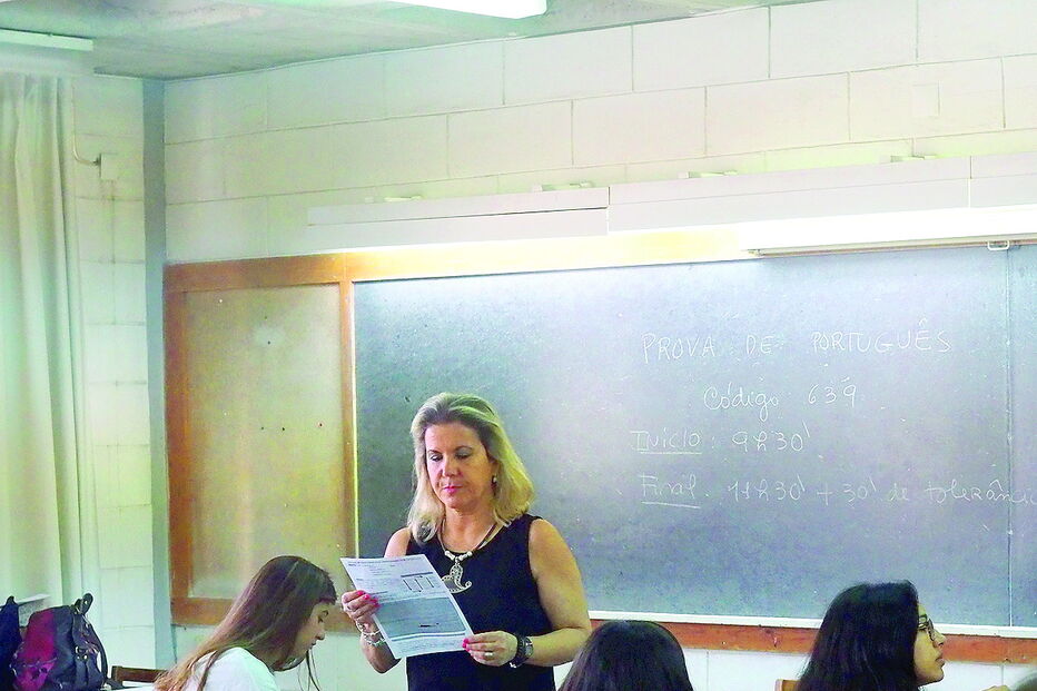 Exames nacionais têm início esta segunda-feira para quase 160 mil alunos   