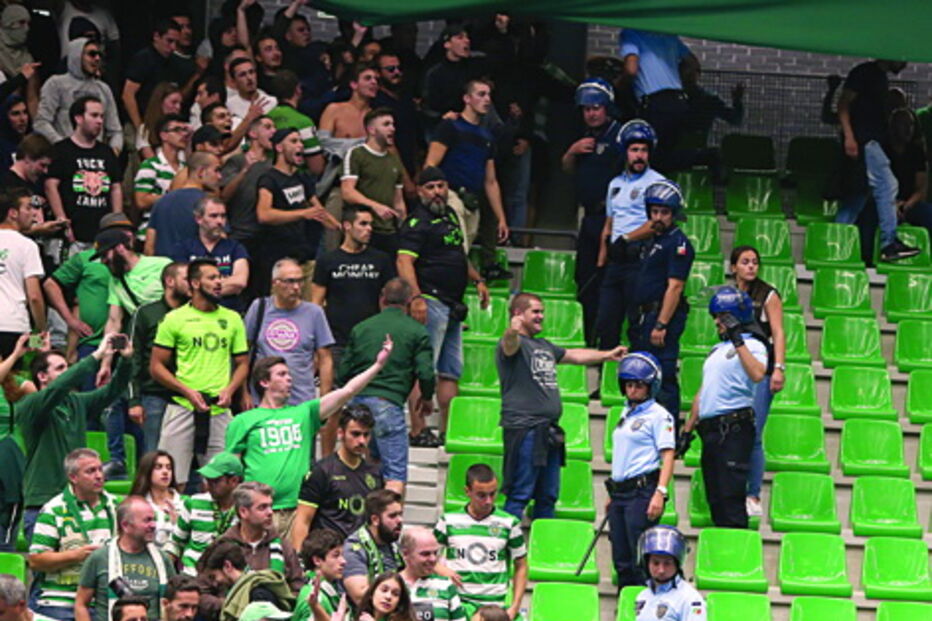 Adeptos do Sporting mostraram toda a sua fúria durante o 4º  jogo da final