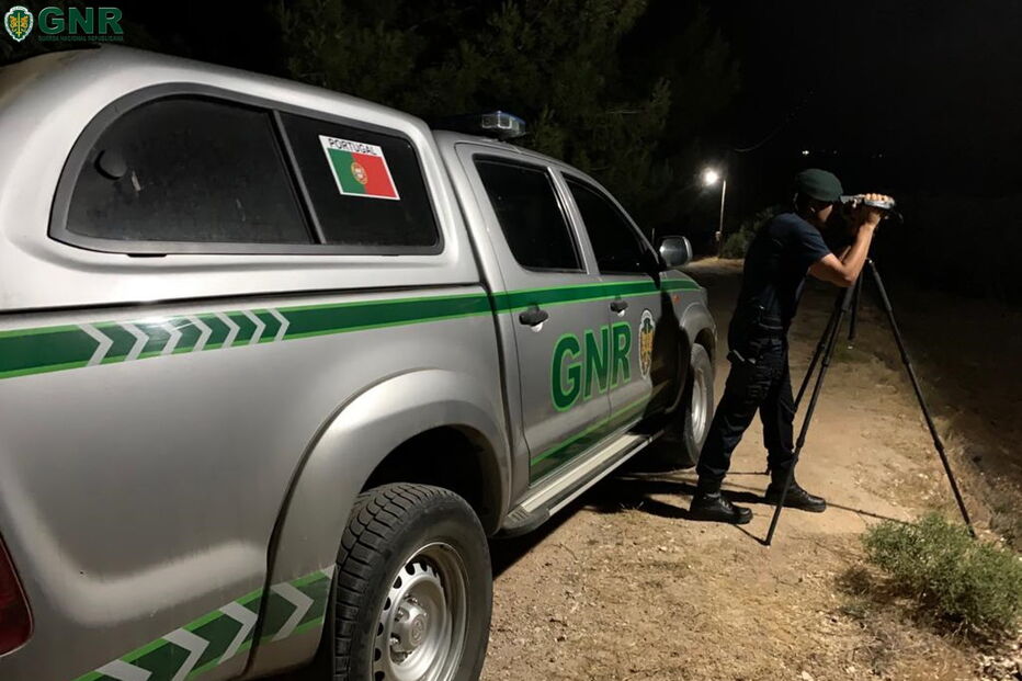 GNR detetou embarcação com 58 migrantes na costa grega