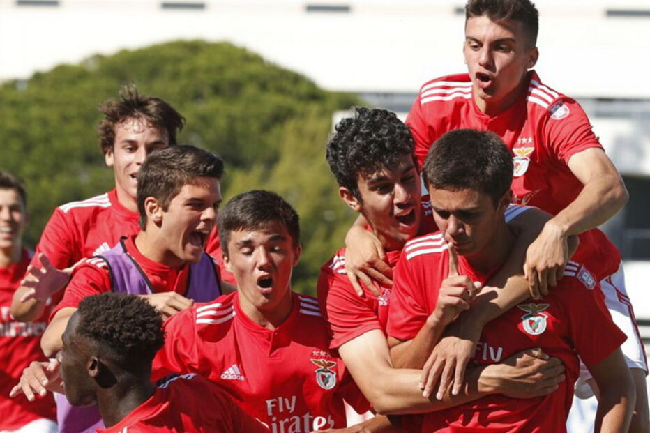 Benfica é bicampeão nacional de futebol de juvenis