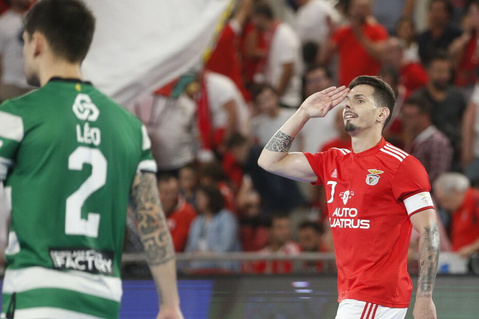 Benfica derrota Sporting e sagra-se campeão nacional de futsal	