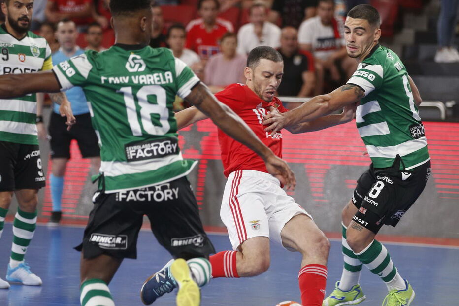 Benfica derrota Sporting e sagra-se campeão nacional de futsal	