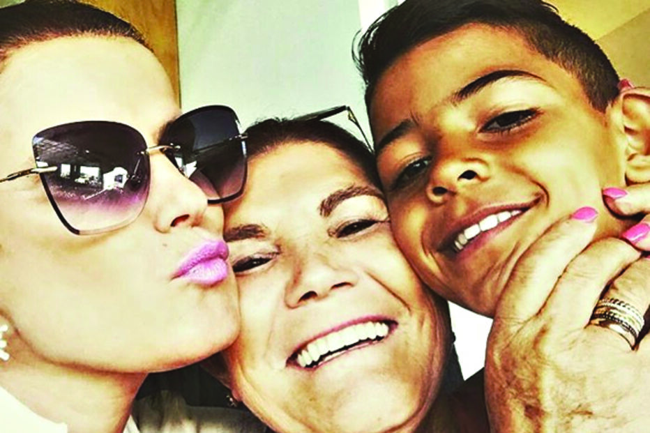 Elma assinalou a data nas redes sociais