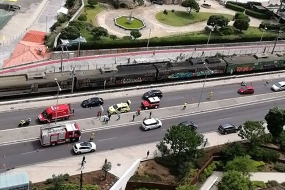 Homem morre em despiste de mota na Avenida Marginal em Cascais