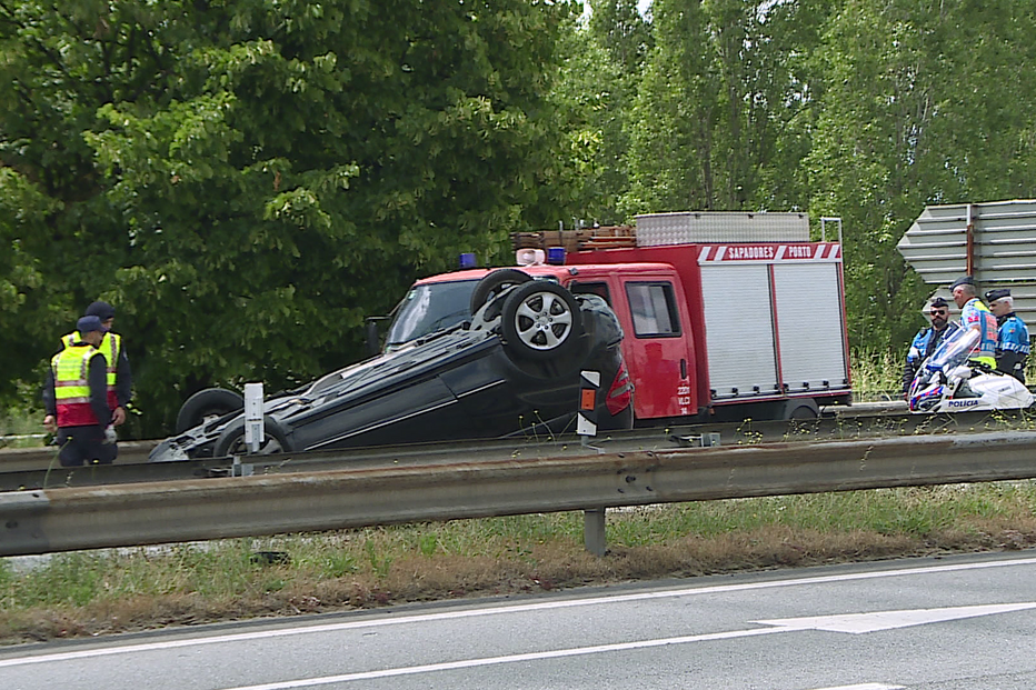 Mulher de 36 anos ferida em colisão entre dois carros na Maia
