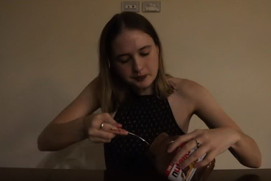 Ex-modelo devora um quilo de nutella em quatro minutos