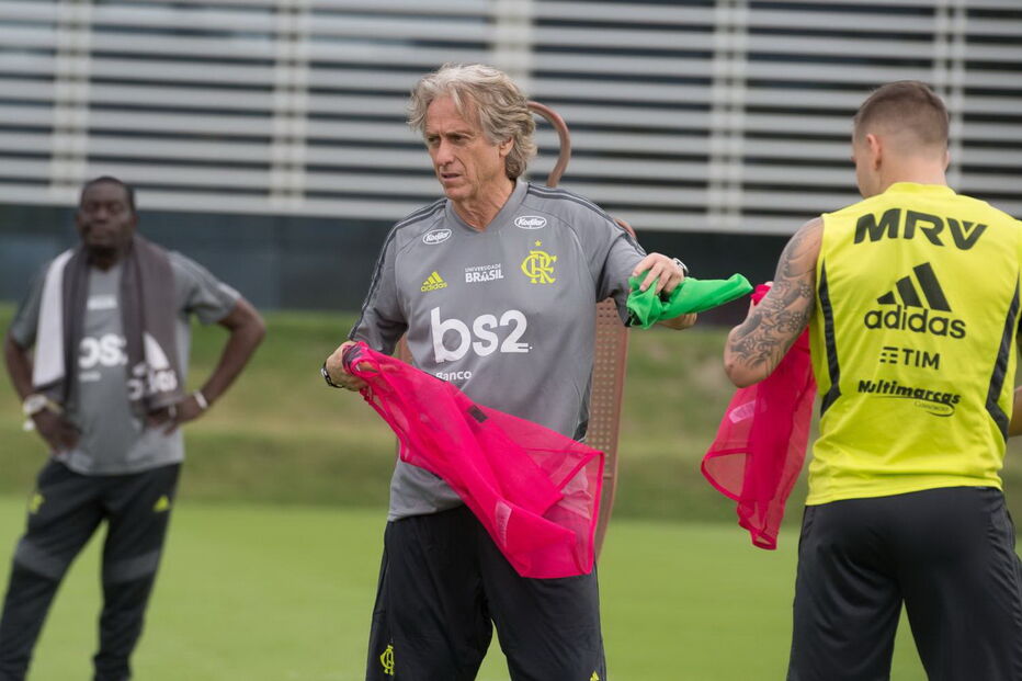 Jorge Jesus orientou primeiro treino no Flamengo