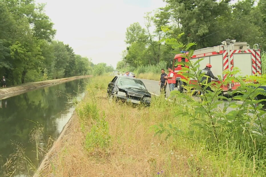 Mulher ferida após carro que conduzia cair dentro de uma vala em Coimbra