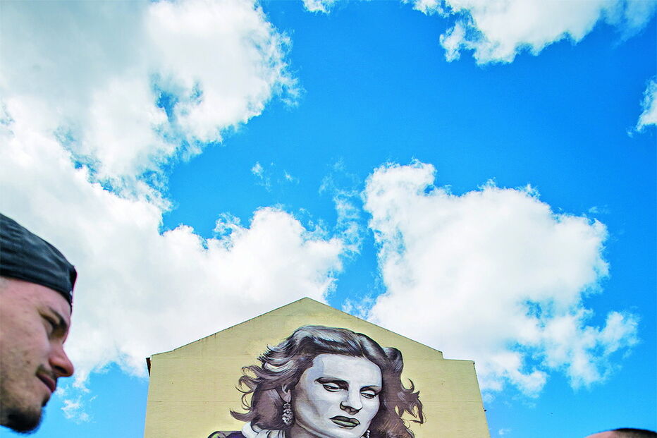 Amália imortalizada num prédio da Amadora na Rua António Duarte Caneças, Falagueira, pelo artista Odeith 