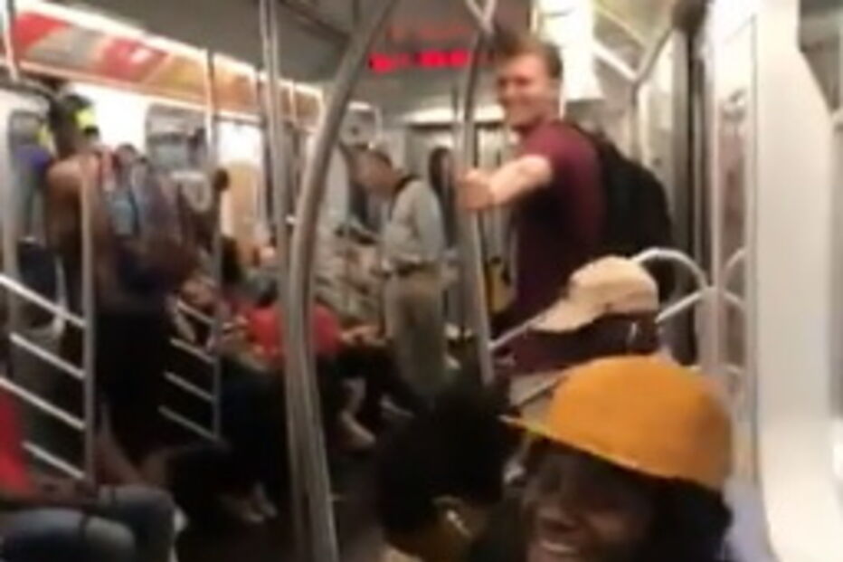 Tema da banda norte-americana entoou a carruagem do comboio em Nova Iorque