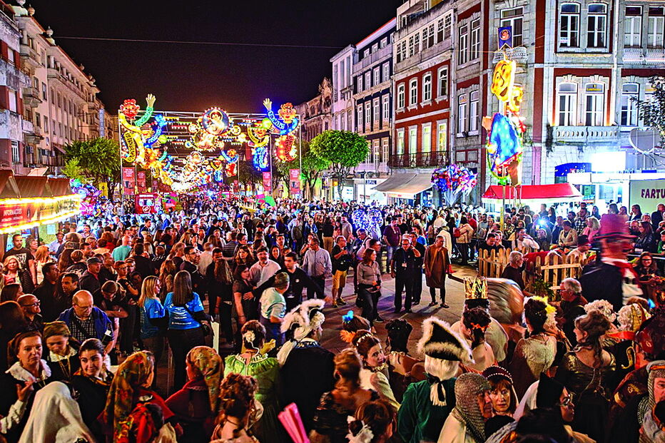 Festa rija já começou na capital do Minho e o cenário de ruas repletas de gente vai repetir-se hoje e amanhã  