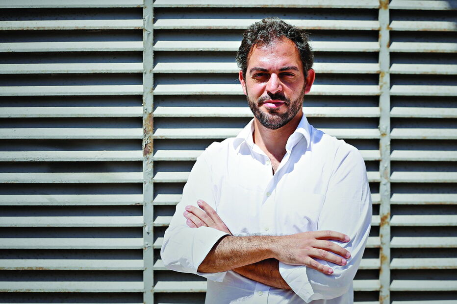 Duarte Cordeiro é secretário de Estado Adjunto e delegou novas competências na sua amiga e chefe de gabinete