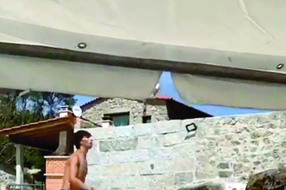 João Félix vai mantendo a forma a jogar teqball, o desporto da moda, com alguns amigos