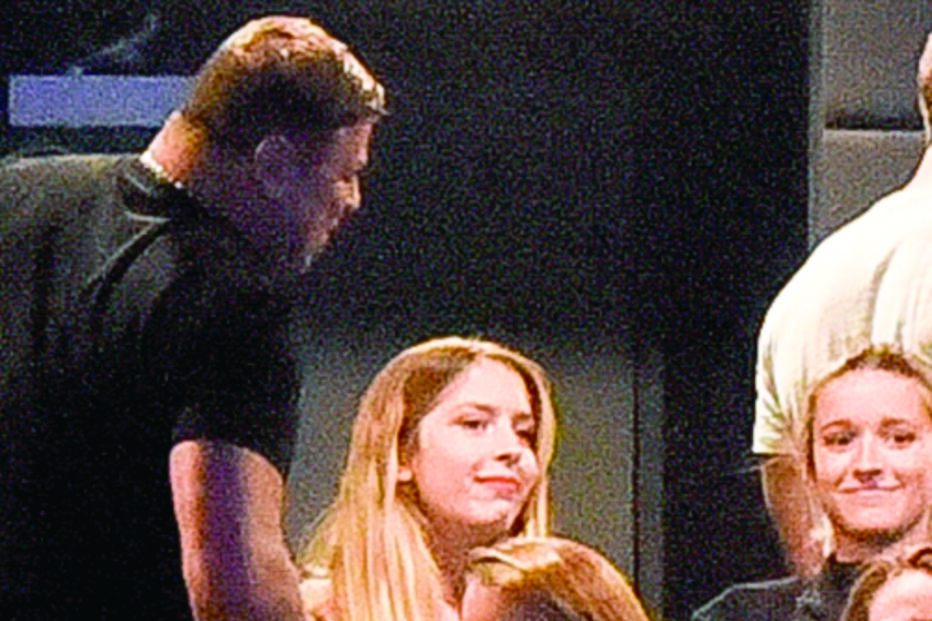 A filha de Tony Carreira, Sara, num dos camarotes da Altice Arena 