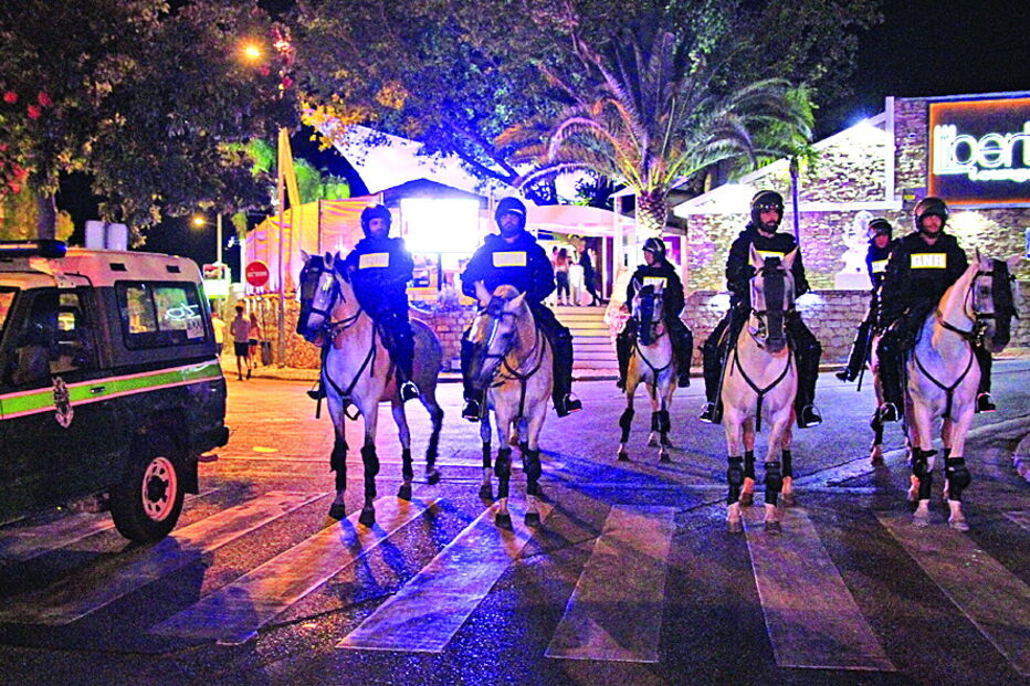 Patrulhas a cavalo integram o dispositivo da GNR, que vai ter 200 militares em reforço permanente no Algarve