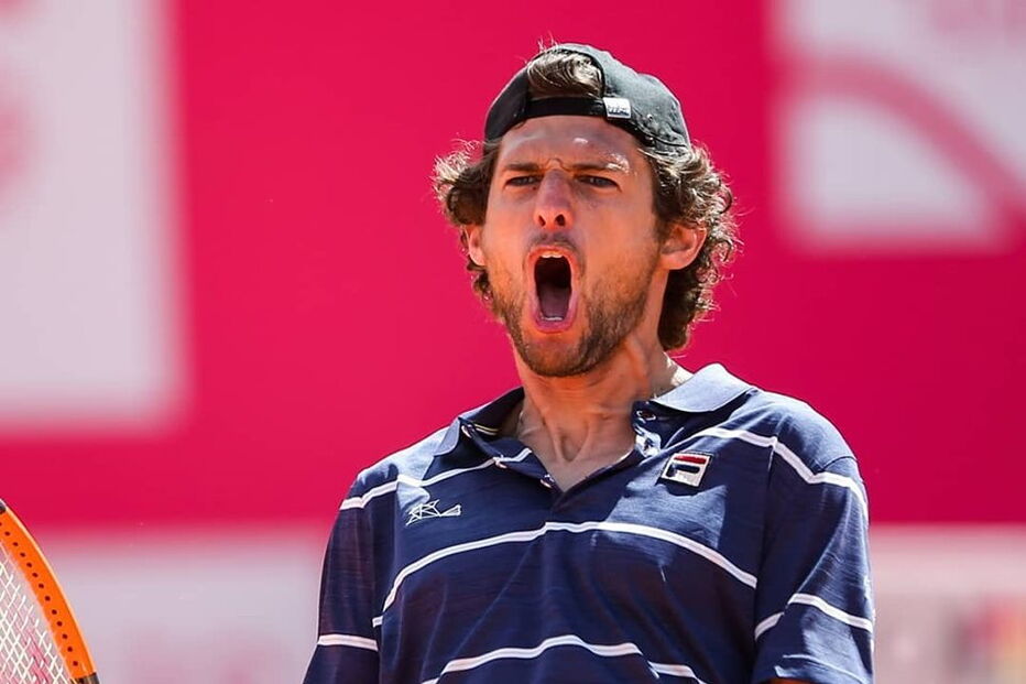 Tenista Pedro Sousa vence torneio francês de Blois 