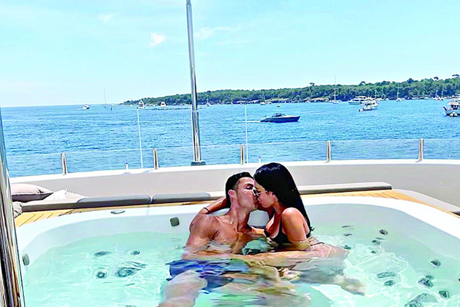 Cristiano Ronaldo a gozar férias com Gio 