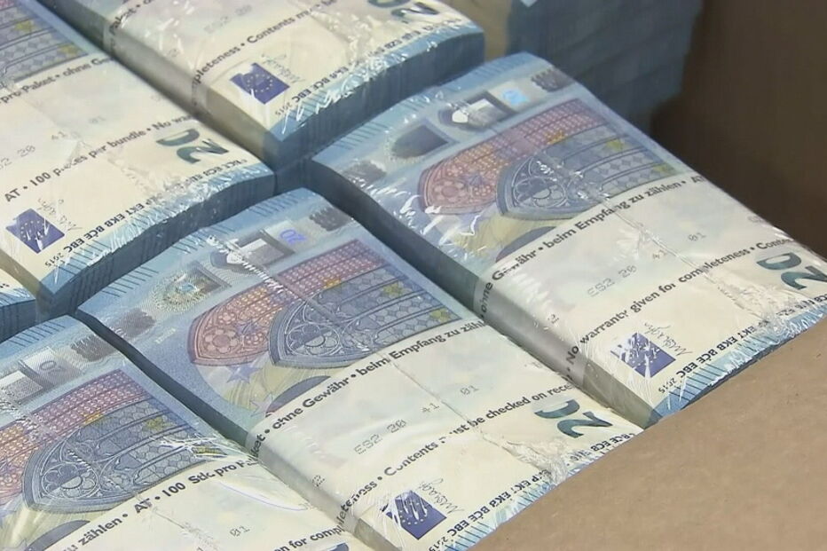 Queda do desemprego poupa 1,5 mil milhões de euros ao Estado