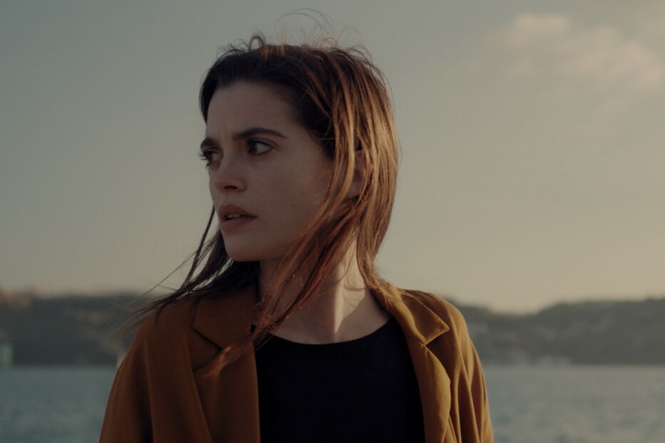 Joana Ribeiro no filme 'Linhas Tortas'