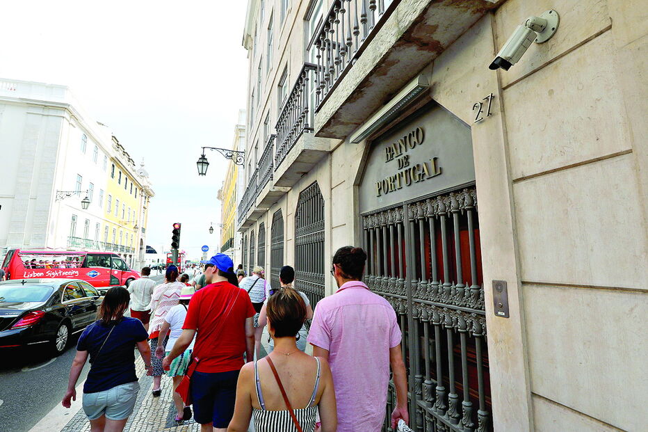 Supervisor financeiro acompanha todas as mudanças feitas pela Banca    