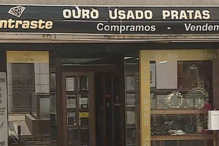 Ourivesaria assaltada no centro do Porto através de buraco no teto