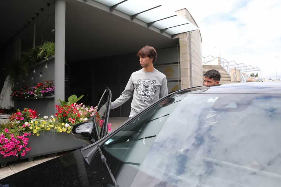 João Félix almoça com familiares na Casa Arouquesa, em Viseu