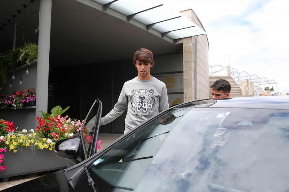 João Félix almoça com familiares na Casa Arouquesa, em Viseu