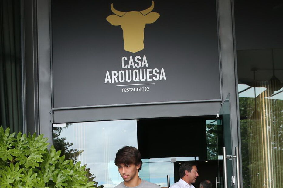 João Félix almoça com familiares na Casa Arouquesa, em Viseu