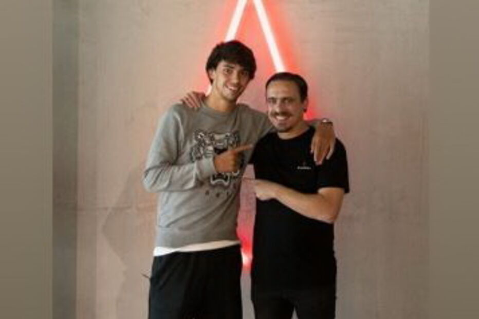 João Félix no estúdio Piranha Tattoo Studios