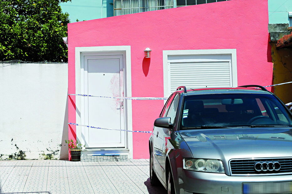 Casa onde ocorreu o crime, no centro de Almada